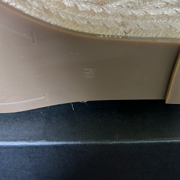 Kennth Cole New York Olivia Perforated Espadrille Wedge in White Sz 8 New - Picture 13 of 13